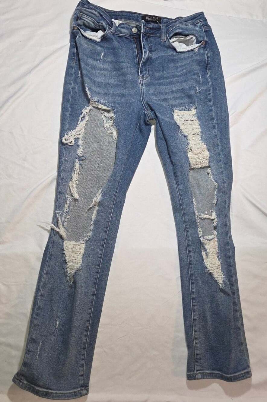 Judy Blue Straight Fit Jeans Size 15/32 Distressed